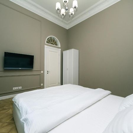 Vip Apartment Near Kreschatyk, 31А Pushkinska Street Kijów Zewnętrze zdjęcie