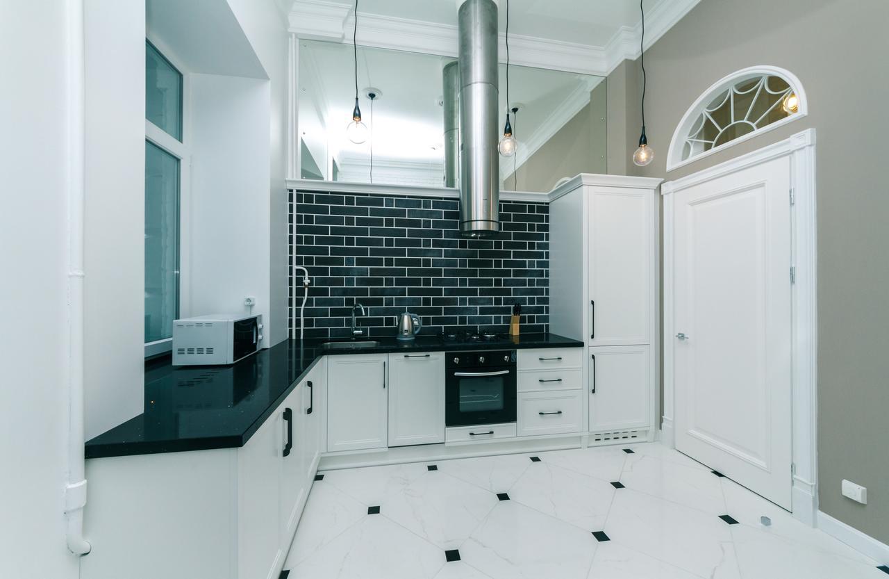 Vip Apartment Near Kreschatyk, 31А Pushkinska Street Kijów Zewnętrze zdjęcie