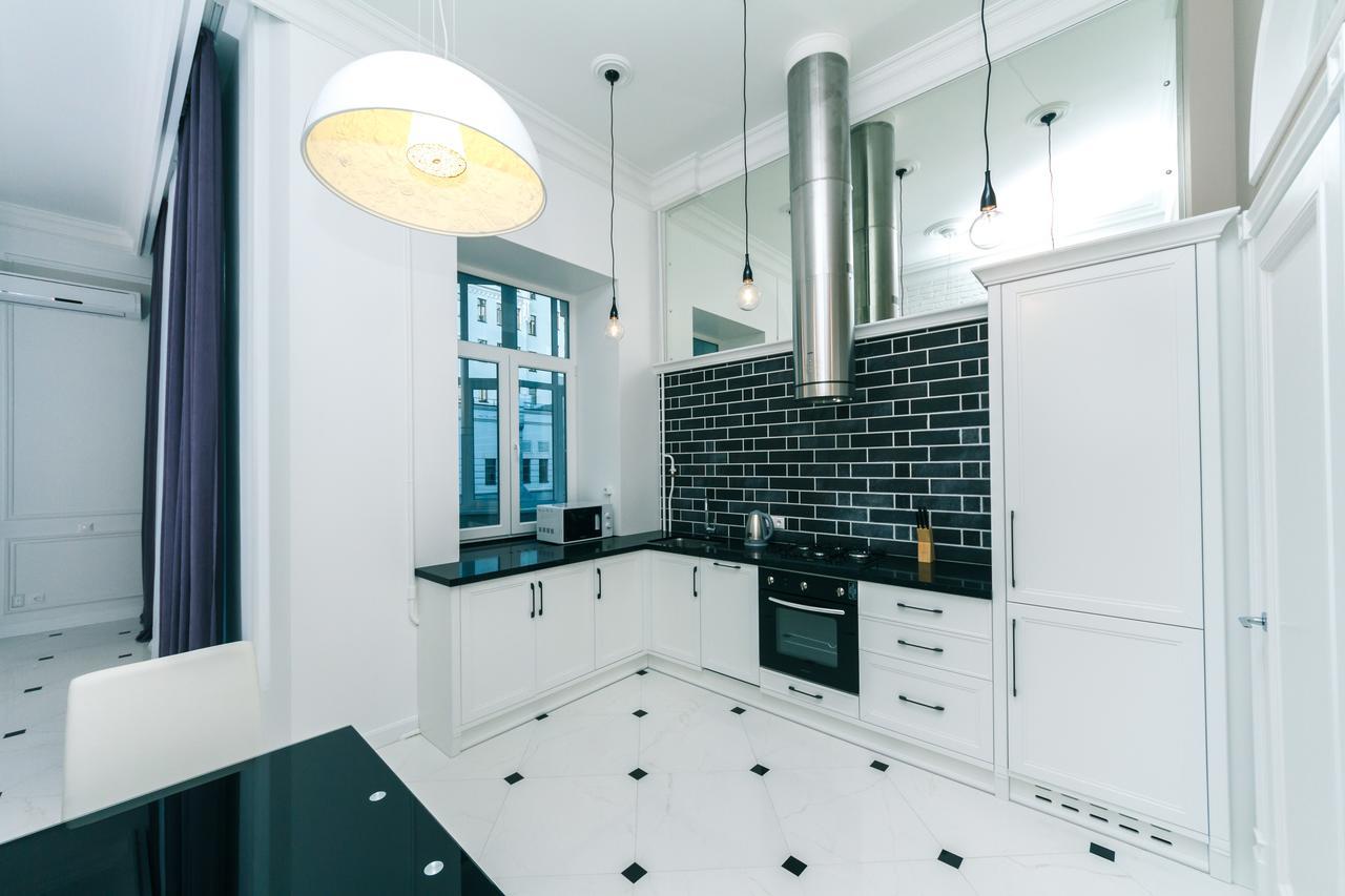 Vip Apartment Near Kreschatyk, 31А Pushkinska Street Kijów Zewnętrze zdjęcie