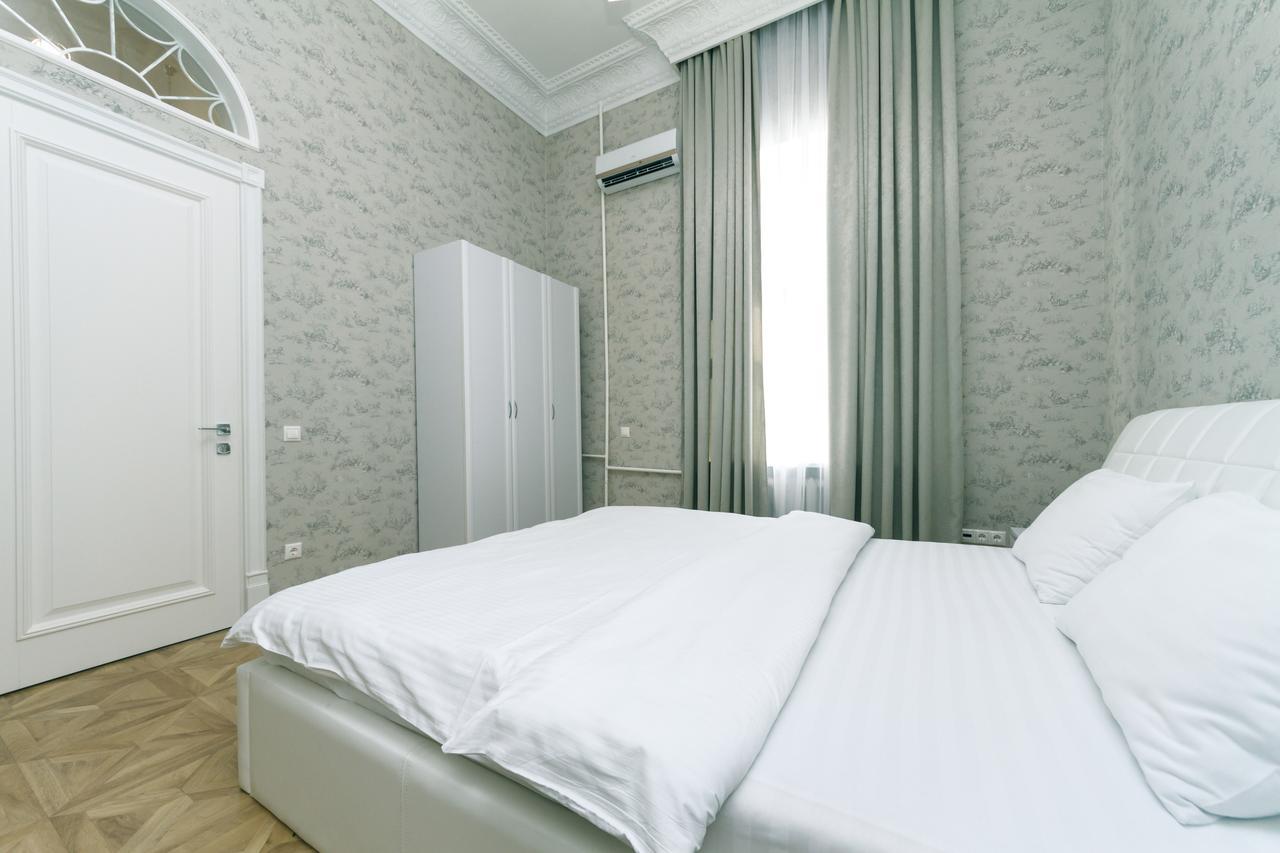 Vip Apartment Near Kreschatyk, 31А Pushkinska Street Kijów Zewnętrze zdjęcie