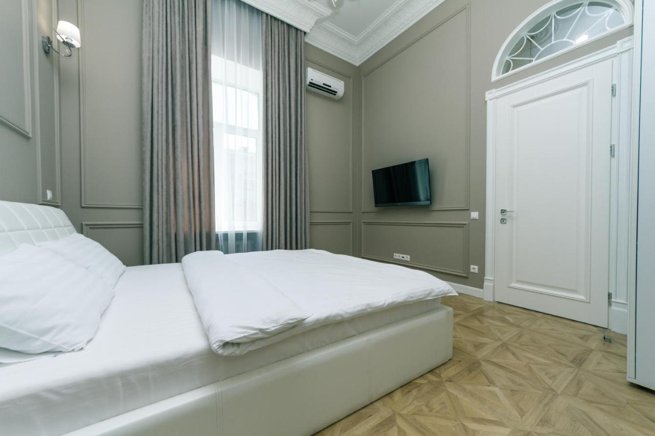 Vip Apartment Near Kreschatyk, 31А Pushkinska Street Kijów Zewnętrze zdjęcie