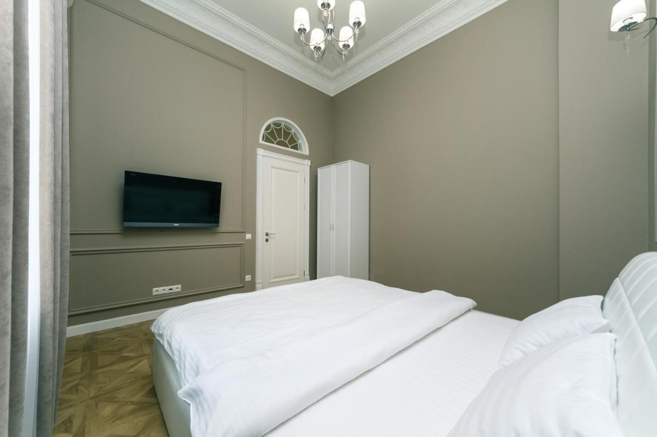 Vip Apartment Near Kreschatyk, 31А Pushkinska Street Kijów Zewnętrze zdjęcie