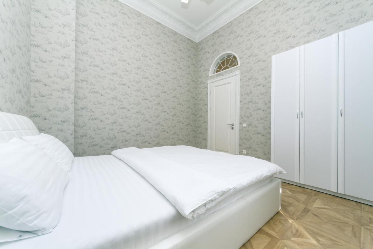 Vip Apartment Near Kreschatyk, 31А Pushkinska Street Kijów Zewnętrze zdjęcie