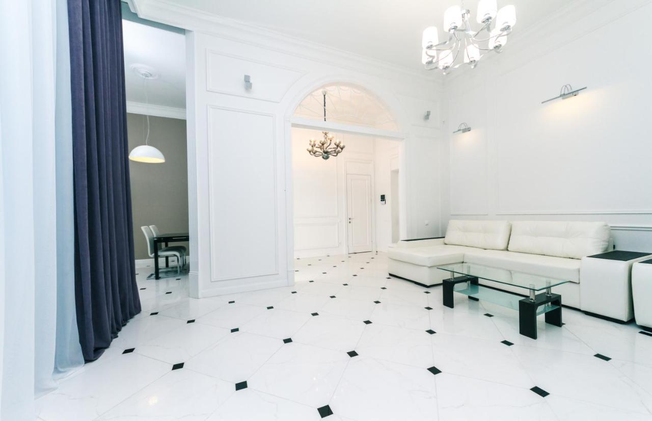Vip Apartment Near Kreschatyk, 31А Pushkinska Street Kijów Zewnętrze zdjęcie