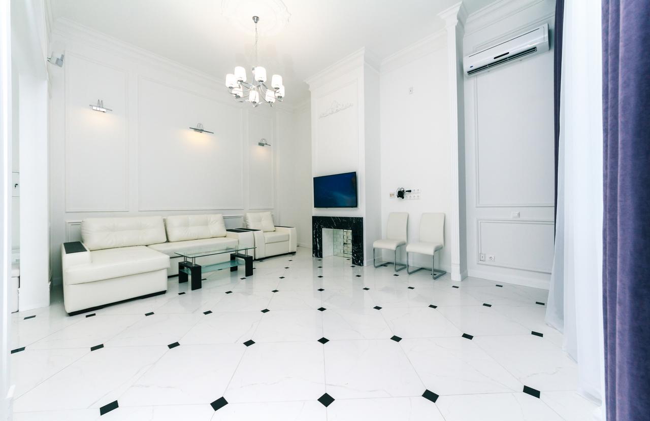 Vip Apartment Near Kreschatyk, 31А Pushkinska Street Kijów Zewnętrze zdjęcie