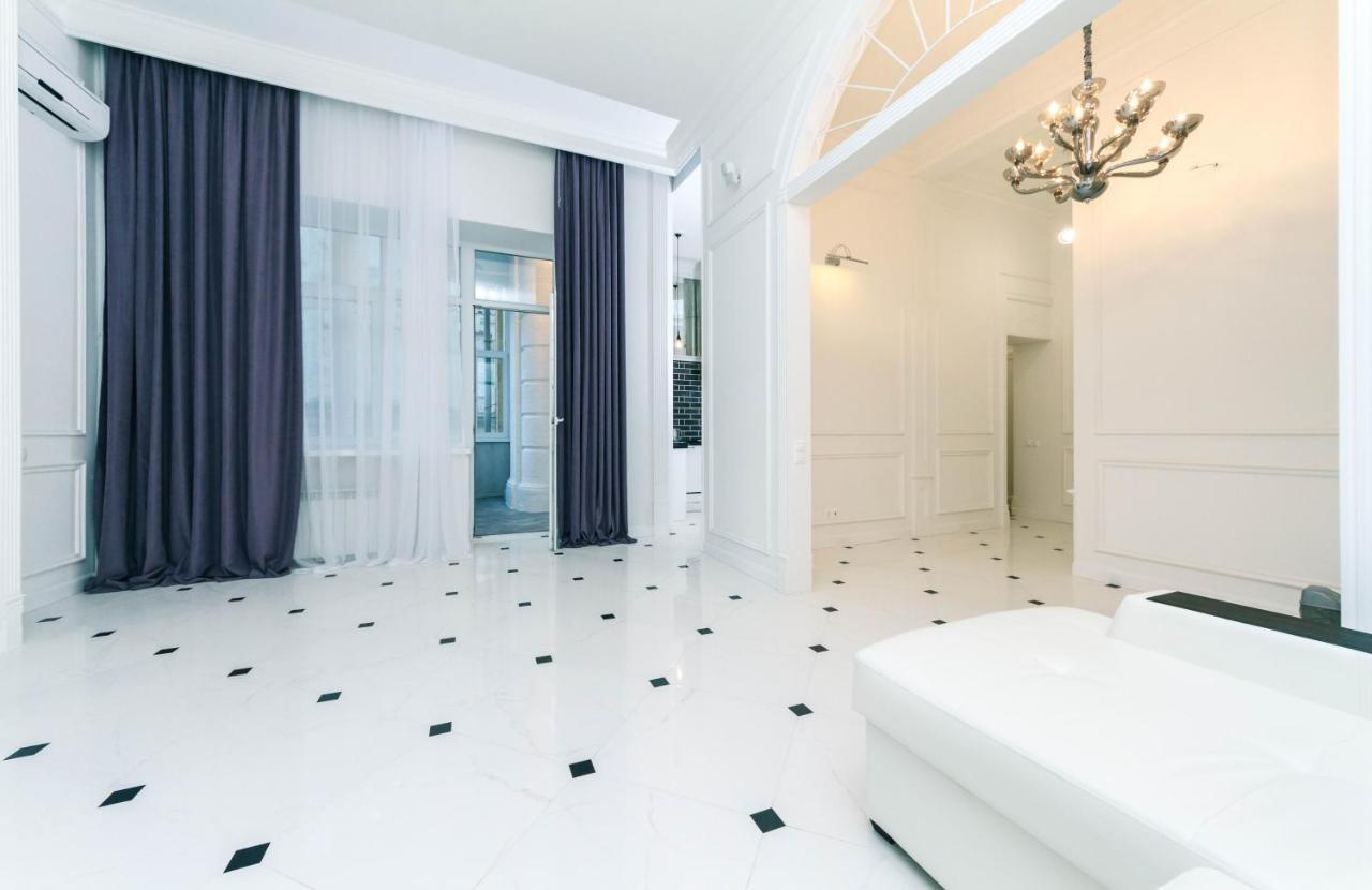 Vip Apartment Near Kreschatyk, 31А Pushkinska Street Kijów Zewnętrze zdjęcie